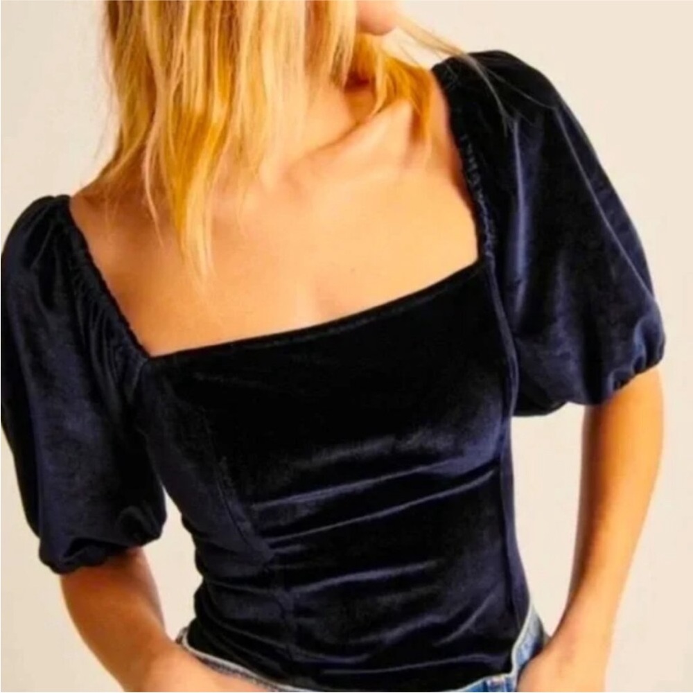 A&F Navy Velvet Cropped Puff Sleeve Shirt